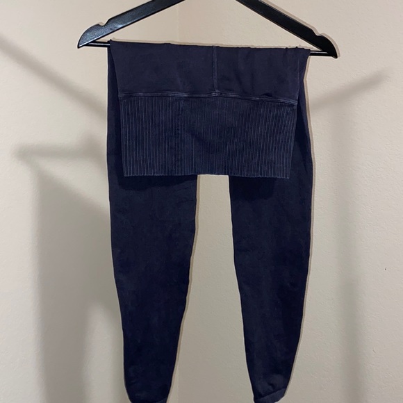 NWOT Free People Movement Good karma leggings size m/l color washed black - Picture 9 of 9